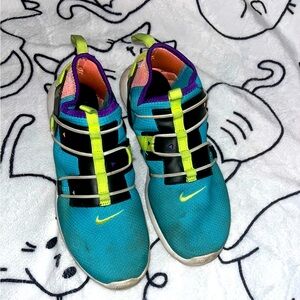 Nike shoes size 9